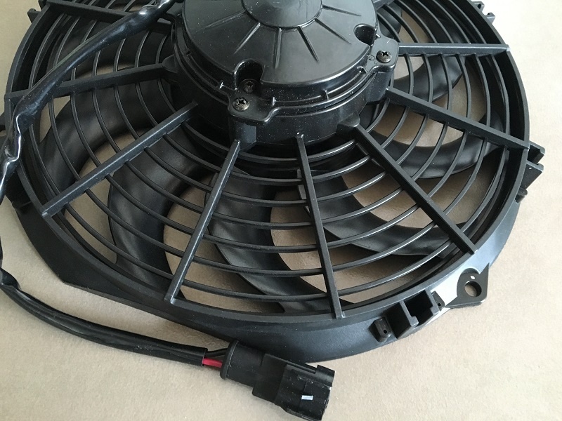 24V 11inch Brushed DC Condenser Fan in Pusher