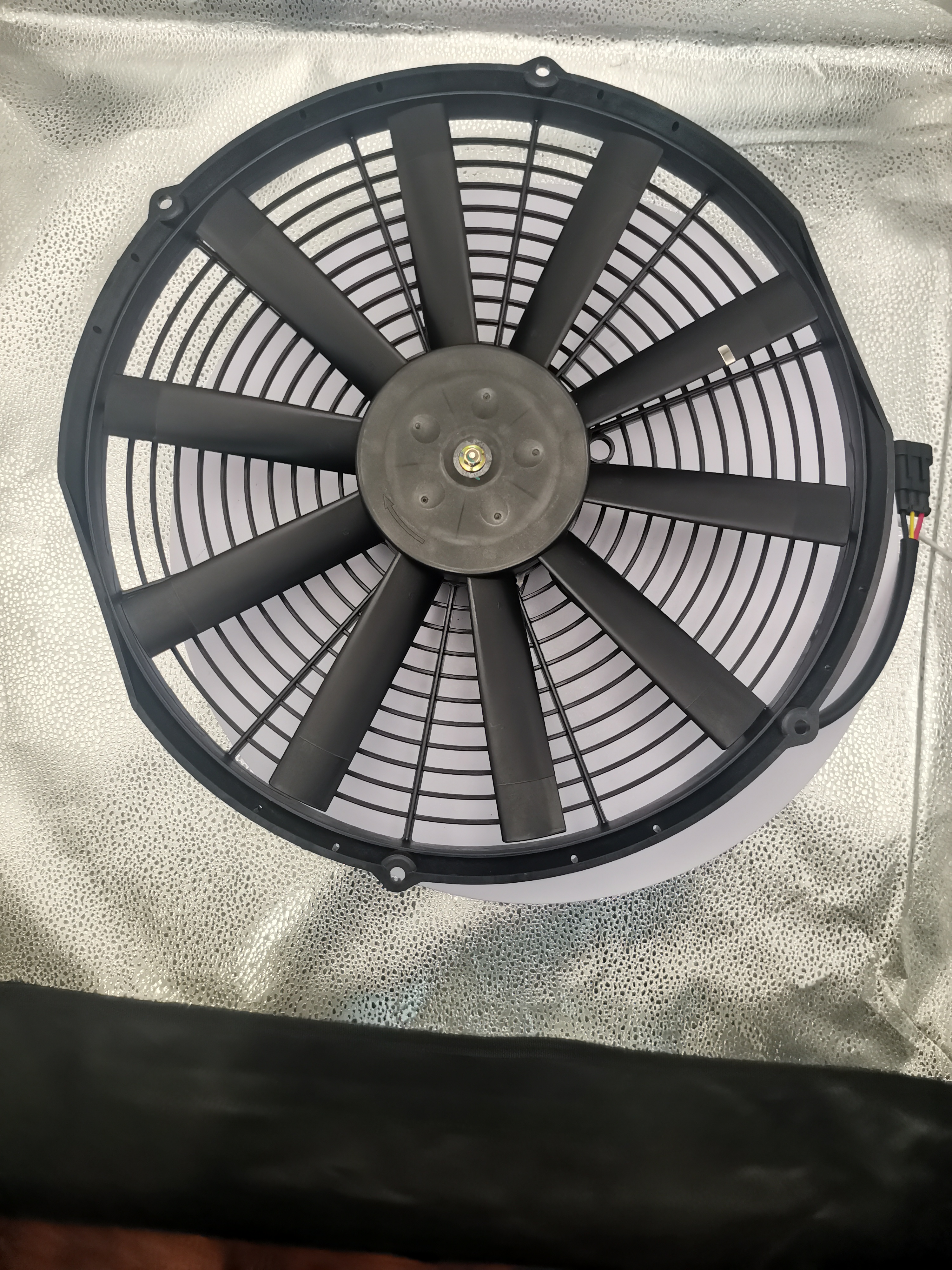 SLTBLDC-1424X-W10 Brushless DC Fan | Robust Cooling for Buses, Trucks & Industrial Systems – Sunlight