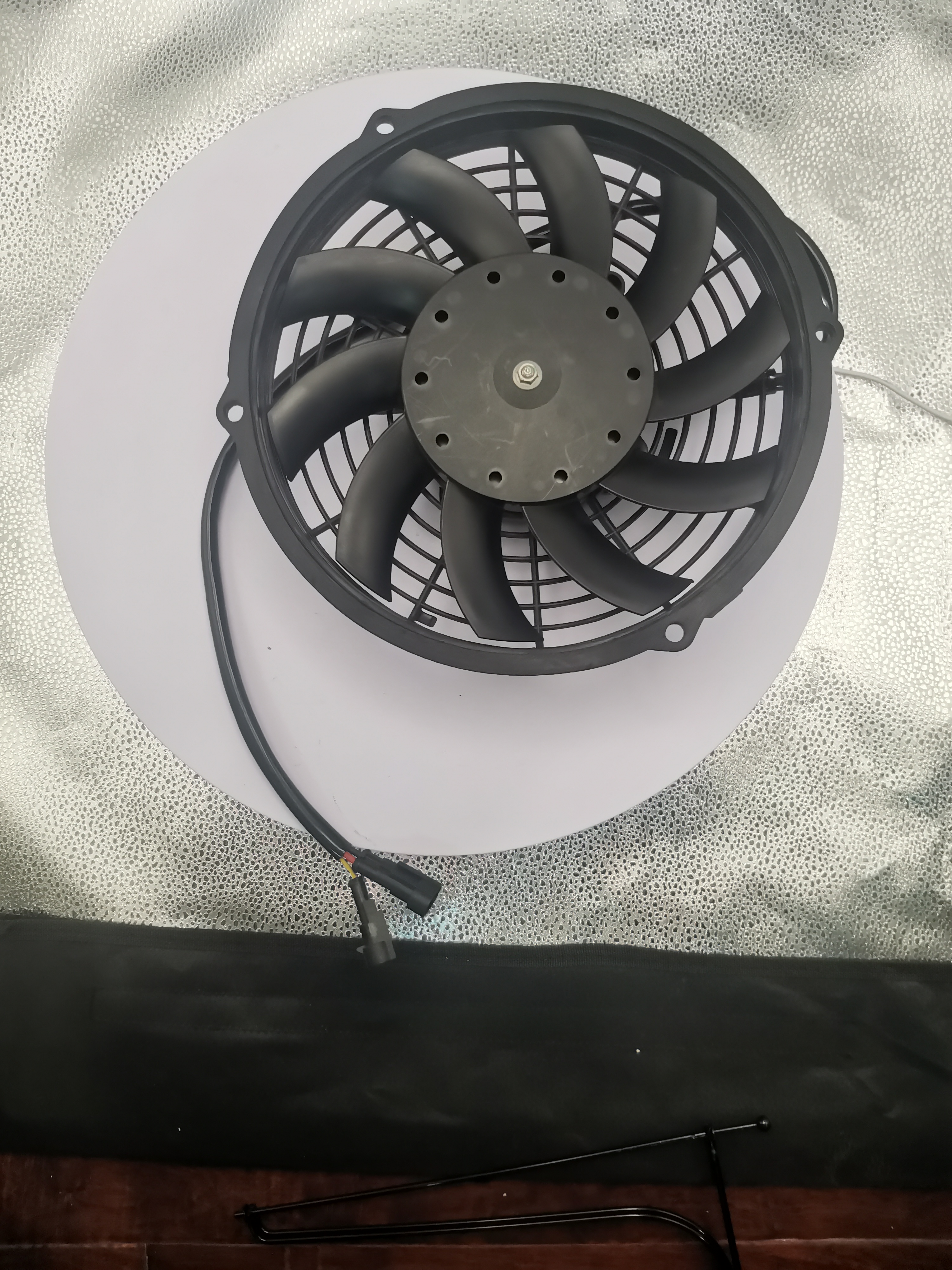 SLTBLDC-0924X-W10 High-Performance Brushless DC Fan | Industrial Cooling Solution – Sunlight