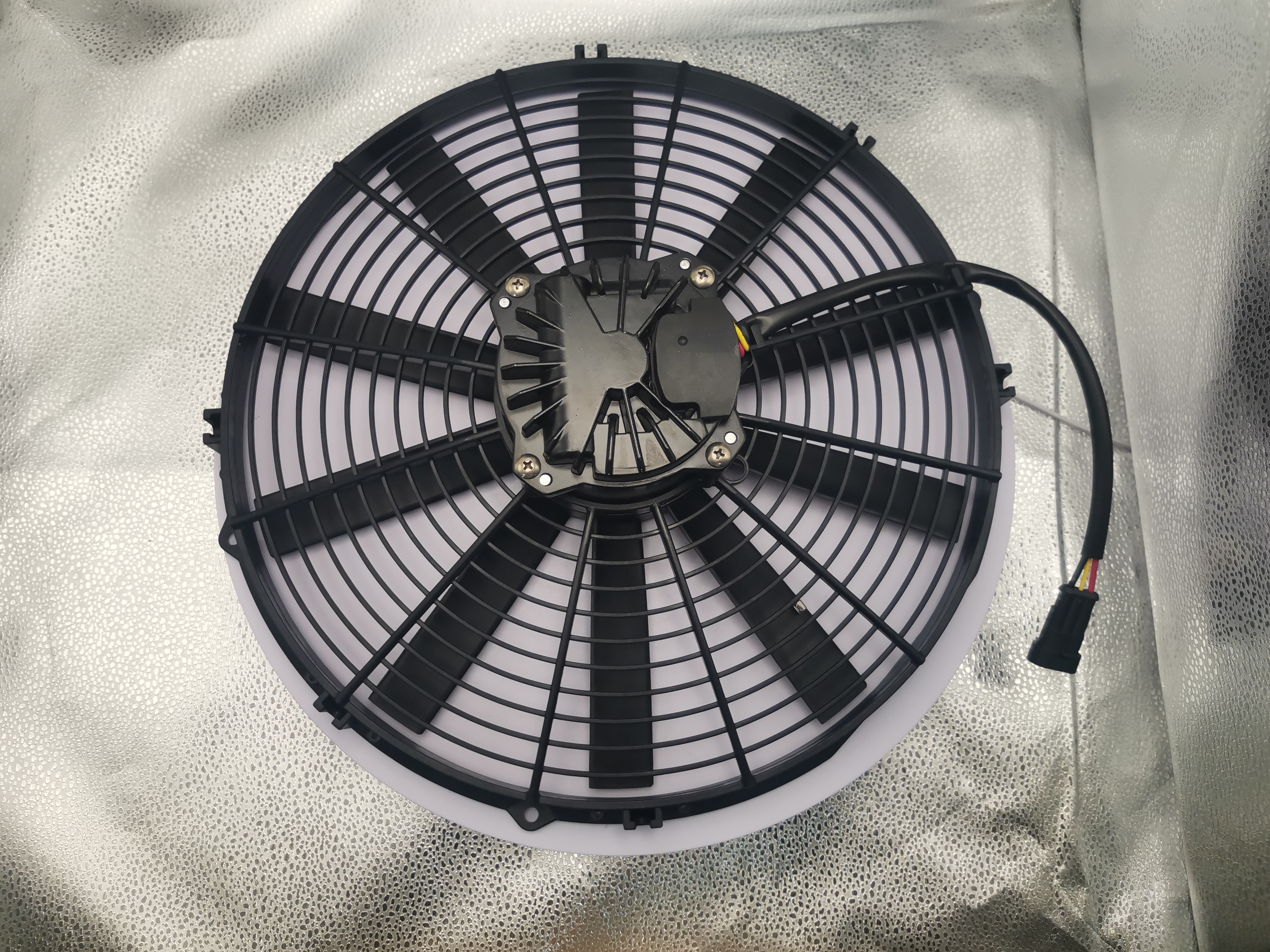 SLTBLDC-1424X-W10 Brushless DC Fan | Robust Cooling for Buses, Trucks & Industrial Systems – Sunlight